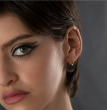 Carica l&#39;immagine nel visualizzatore di Gallery, Sculp Earrings
