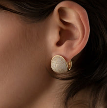 Carica l&#39;immagine nel visualizzatore di Gallery, Bold Earrings
