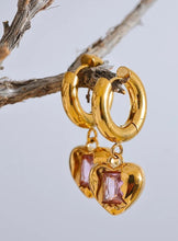 Carica l&#39;immagine nel visualizzatore di Gallery, Pink Heart Earrings
