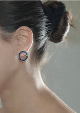 Carica l&#39;immagine nel visualizzatore di Gallery, Saphire Earrings
