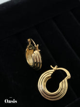 Carica l&#39;immagine nel visualizzatore di Gallery, Vintage Earrings
