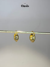 Carica l&#39;immagine nel visualizzatore di Gallery, Vintage Earrings
