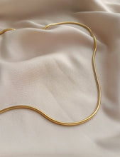 Carica l&#39;immagine nel visualizzatore di Gallery, Gold Chain Necklace
