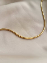 Carica l&#39;immagine nel visualizzatore di Gallery, Gold Chain Necklace
