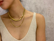 Carica l&#39;immagine nel visualizzatore di Gallery, Snake Necklace
