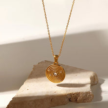 Carica l&#39;immagine nel visualizzatore di Gallery, Solar Necklace
