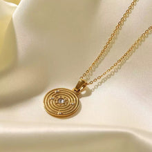 Carica l&#39;immagine nel visualizzatore di Gallery, Solar Necklace
