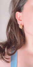 Carica l&#39;immagine nel visualizzatore di Gallery, Monaco Earrings
