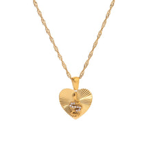 Carica l&#39;immagine nel visualizzatore di Gallery, Heart Necklace
